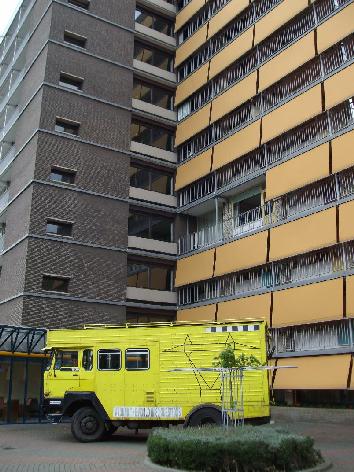 Gele vrachtwagen